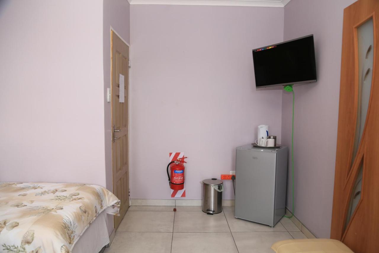 Coco Palm Bed & Breakfast Windhoek Exterior foto