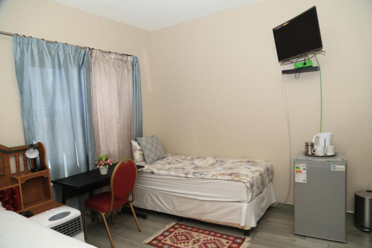 Coco Palm Bed & Breakfast Windhoek Exterior foto